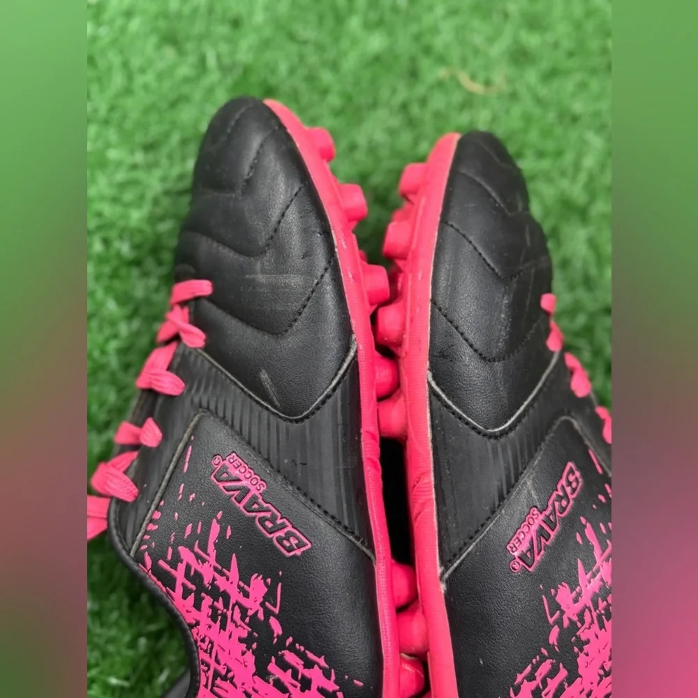 Brava Soccer Girls Black and Pink Athletic‎ Shoes Size 1D